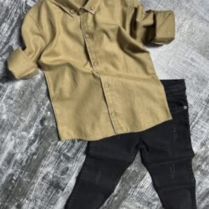 Komplet chłopięcy – koszula khaki i czarne jeansy