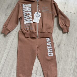 Brązowy dres chłopięcy z kapturem – bluza na zamek