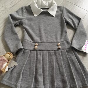 Elegancka szara sukienka z białym kołnierzykiem