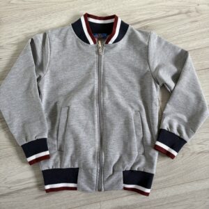 Szara bluza bomberka na zamek z kieszeniami