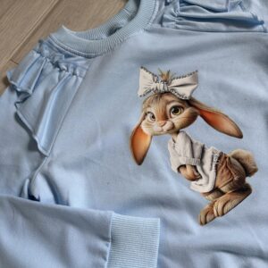 Błękitna bluza z królikiem