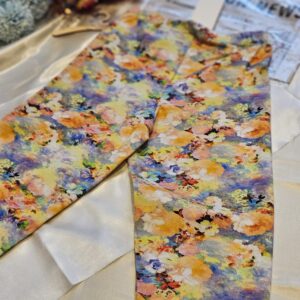 Legginsy dziewczęce z kolorowym wiosennym printem