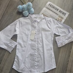 Elegancka biała koszula