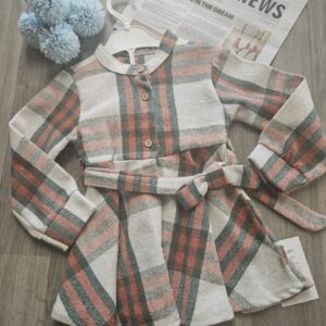 Beżowa sukienka w kratķę