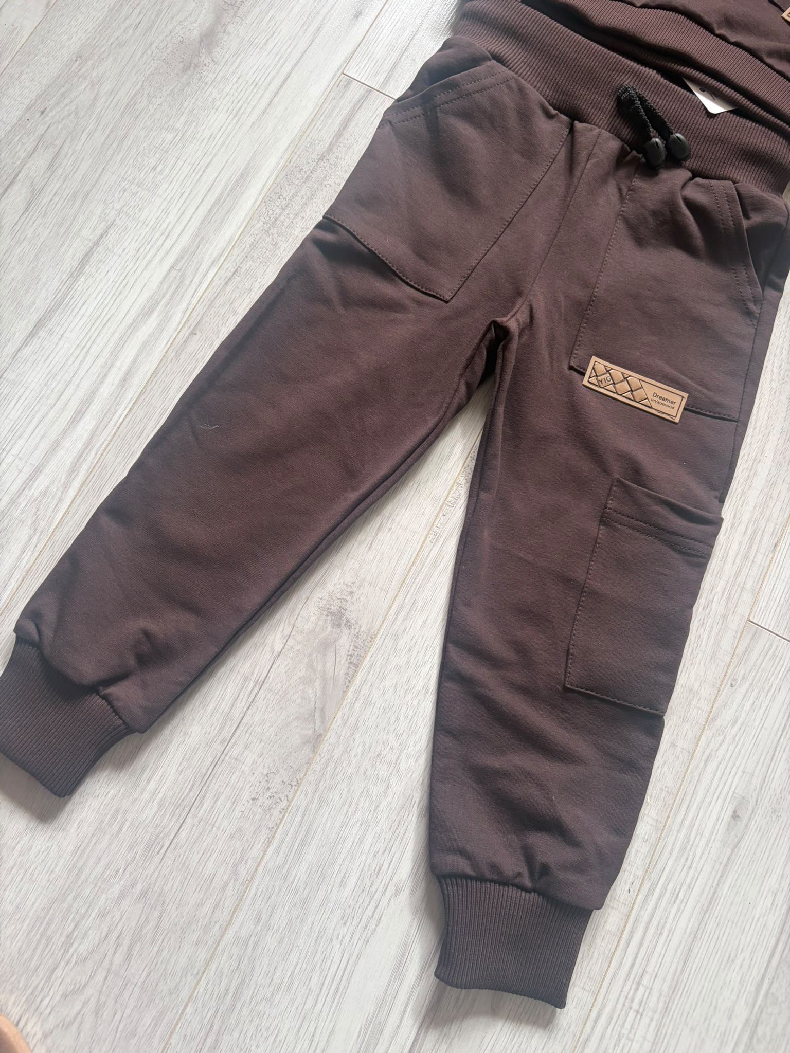 Modne spodnie dresowe - obrazek 2